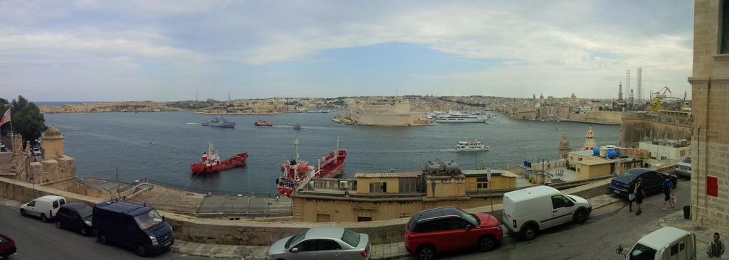 British Hotel Valletta Exterior photo