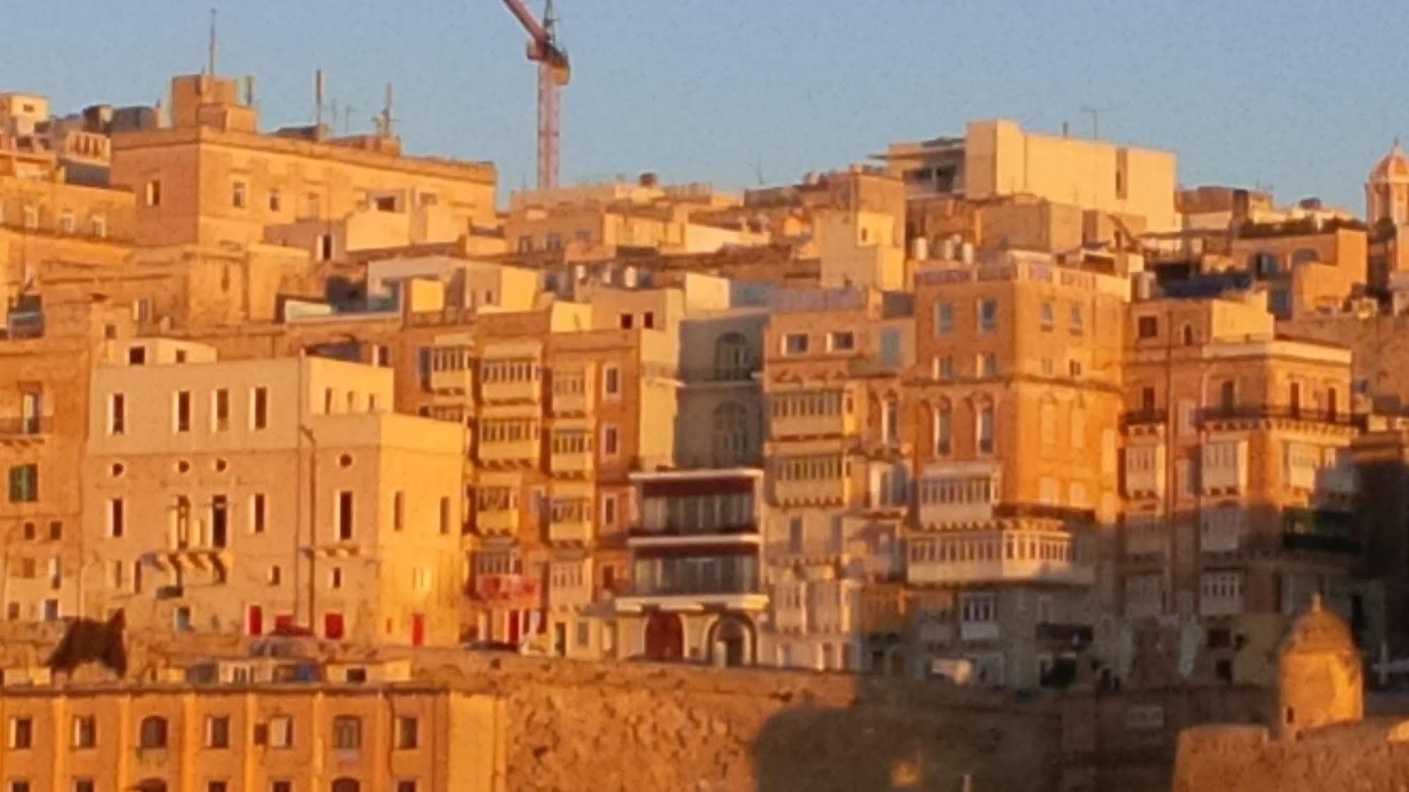 British Hotel Valletta Exterior photo