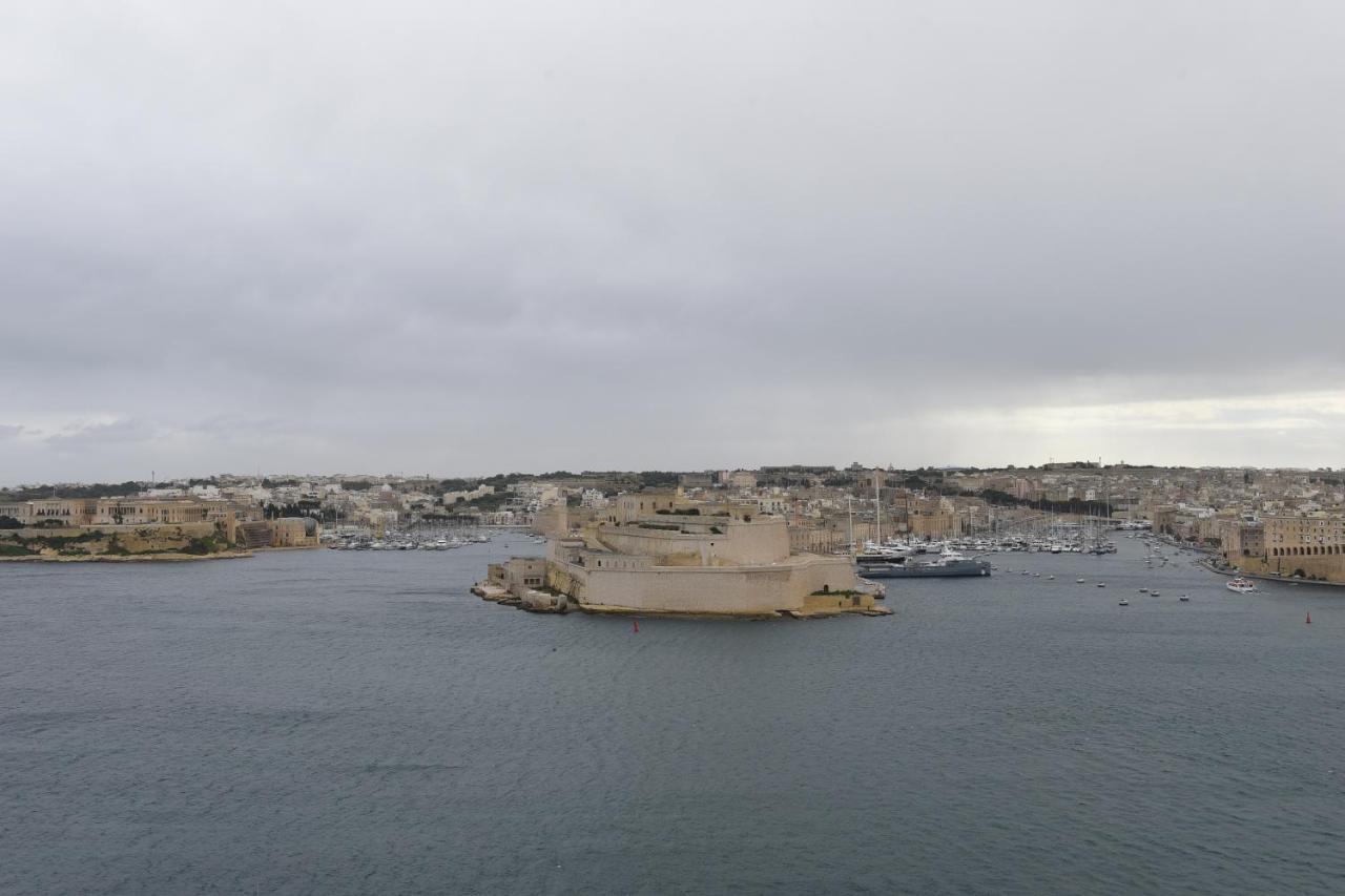 British Hotel Valletta Exterior photo